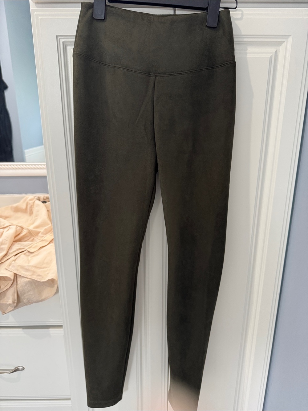 White House Black Market Olive Ponte Leggings with suede feel. NWT 4R